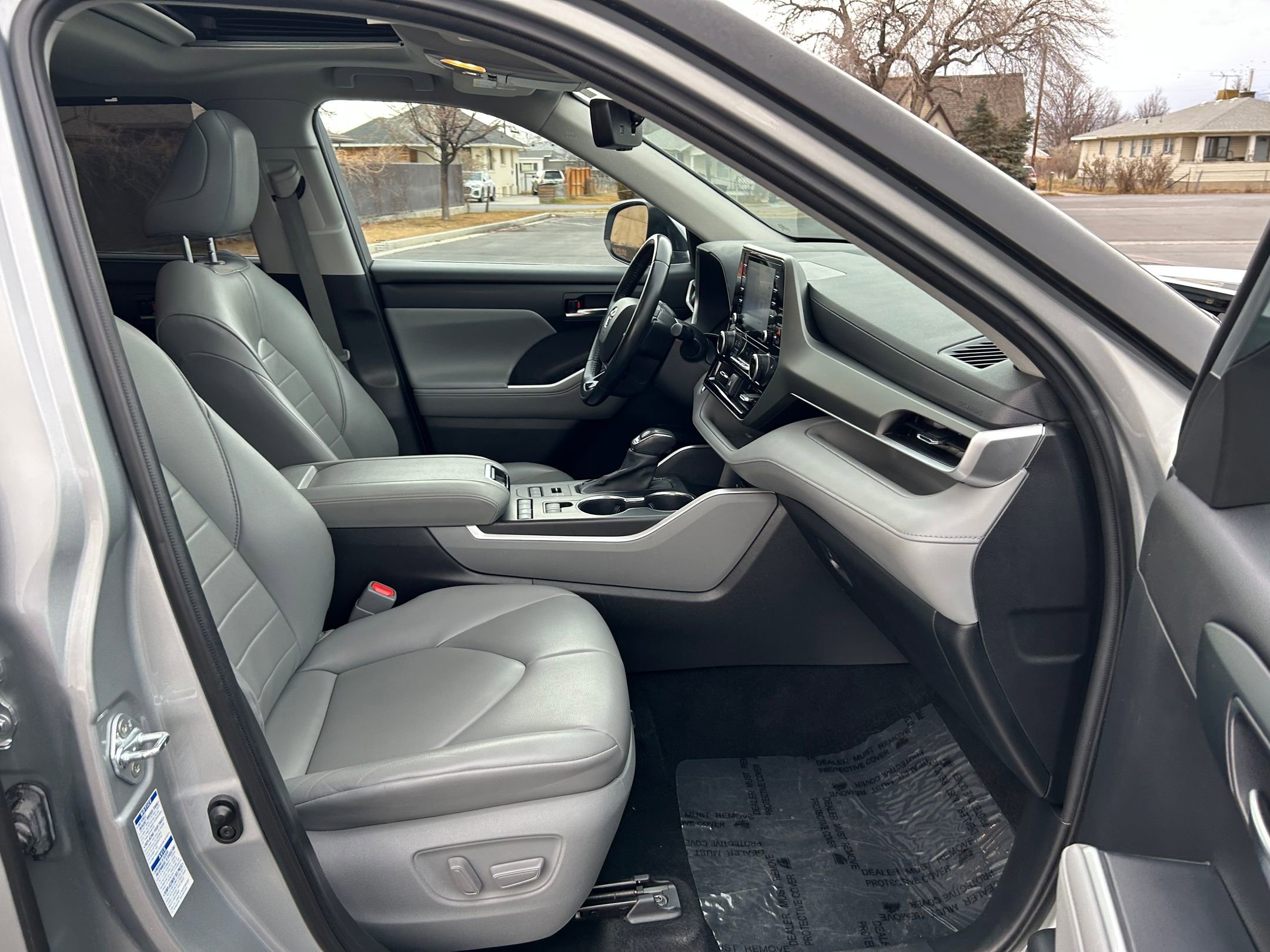 Used 2021 Toyota Highlander XLE image 28