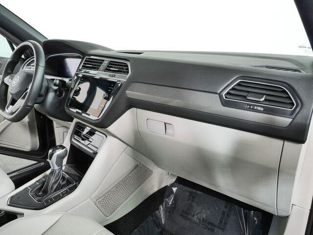 Used 2024 Volkswagen Tiguan SE R-Line FWD image 15