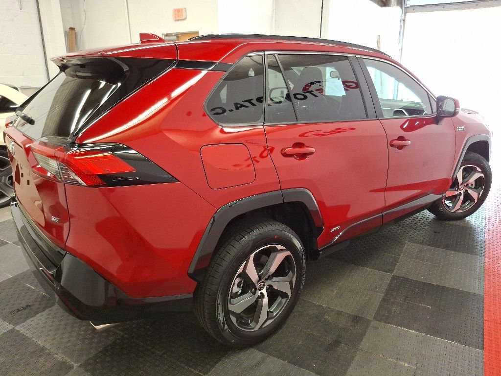 Used 2023 Toyota RAV4 SE w/ Weather & Moonroof Package AWD/4WD image 12