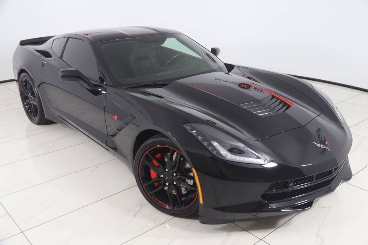 Used 2017 Chevrolet Corvette Stingray Coupe w/ Z51 3LT RWD image 20