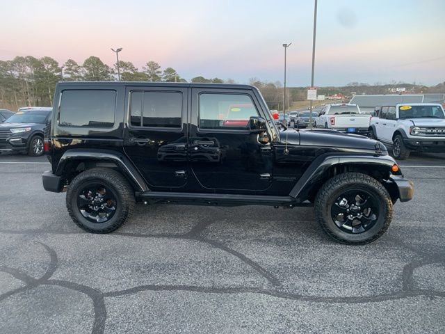 Used 2015 Jeep Wrangler Unlimited Sahara image 2