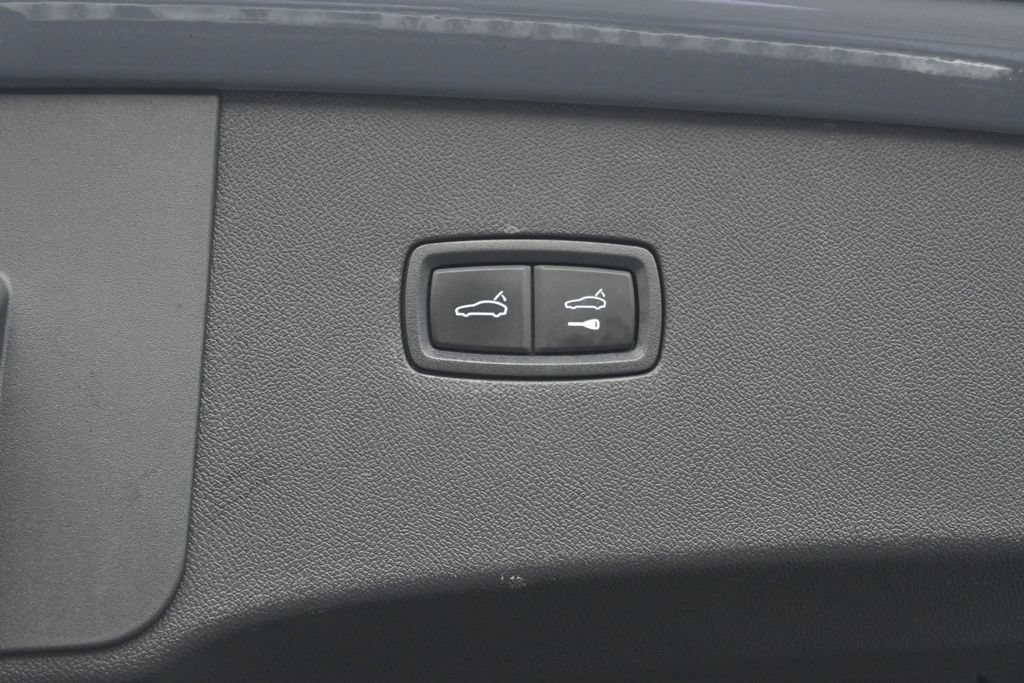 Used 2024 Porsche Cayenne Coupe AWD/4WD image 14