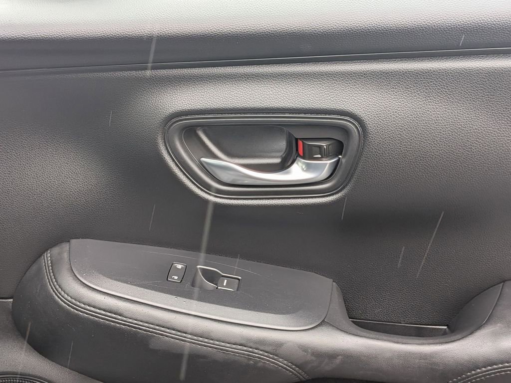 Used 2025 Honda HR-V LX image 33