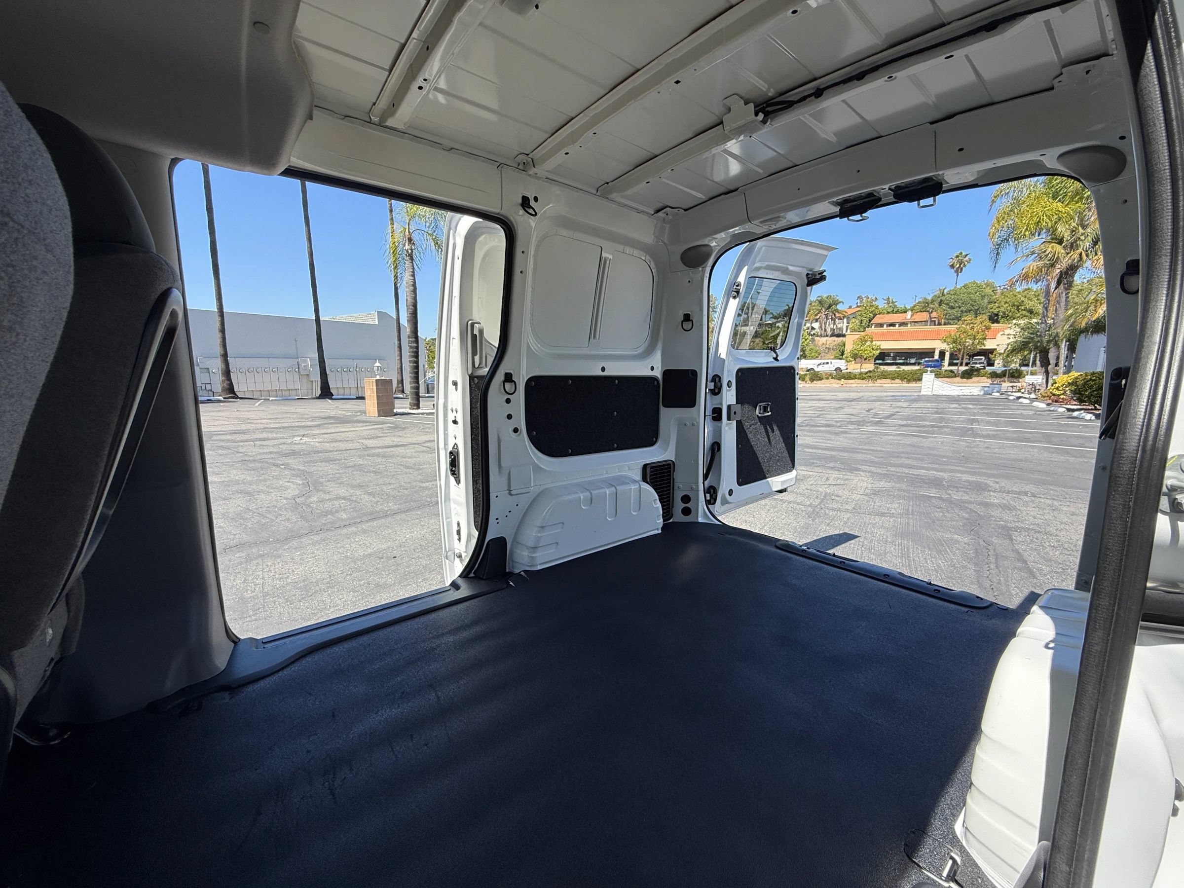 Used 2020 Nissan NV200 SV w/ Back Door Glass Package FWD image 23