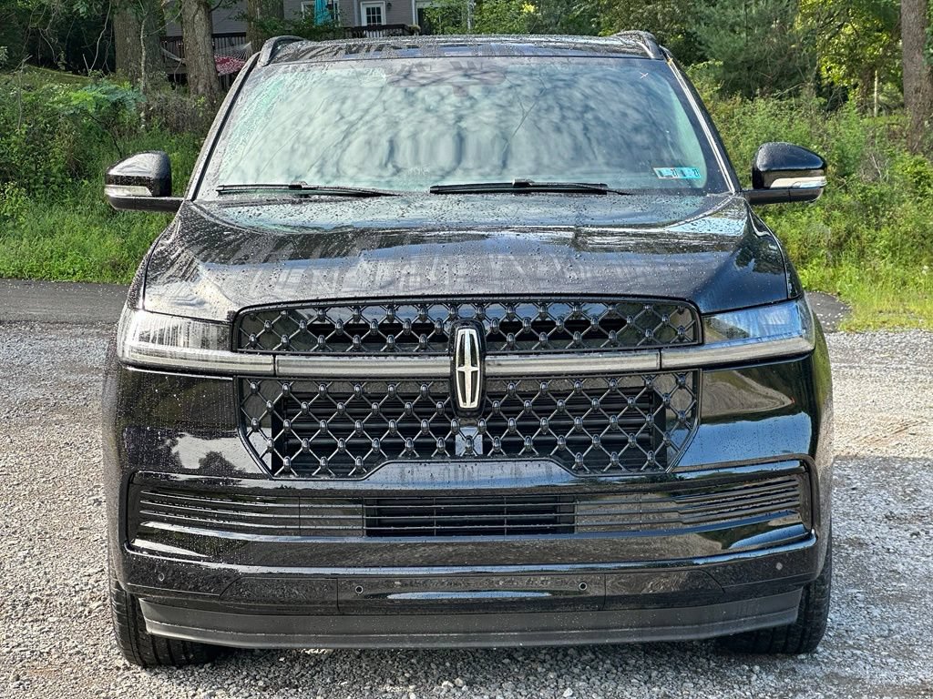 New 2027 Lincoln Navigator Reserve w/ Jet Appearance Package AWD/4WD image 31