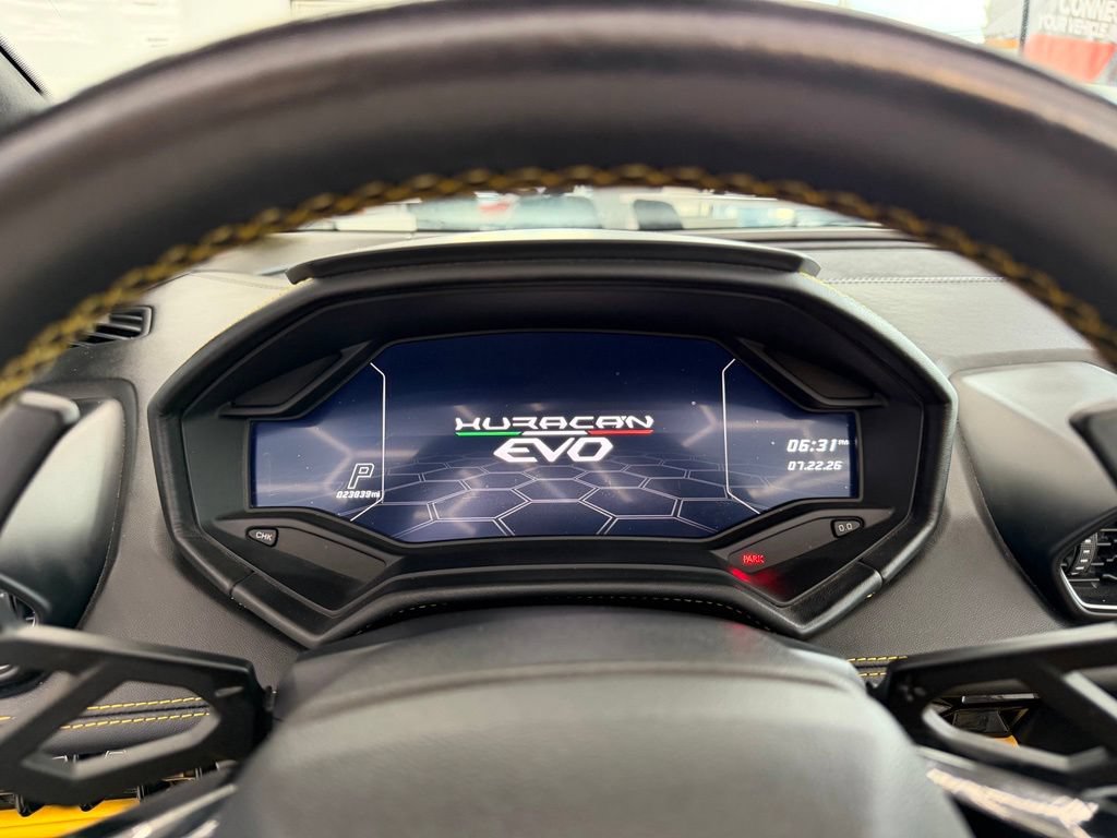 Used 2022 Lamborghini Huracan EVO RWD image 18