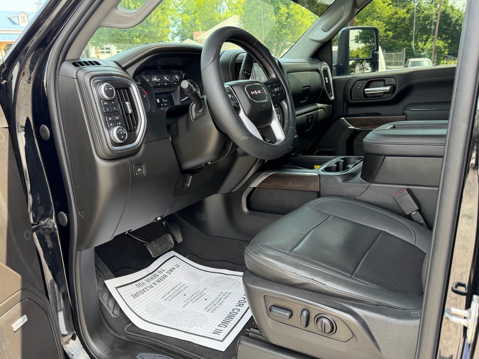 Used 2022 GMC Sierra 3500 SLT w/ SLT Preferred Package AWD/4WD image 13