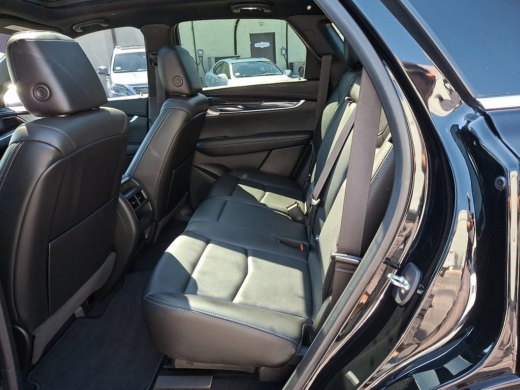Used 2022 Cadillac XT5 Premium Luxury w/ Technology Package AWD/4WD image 10