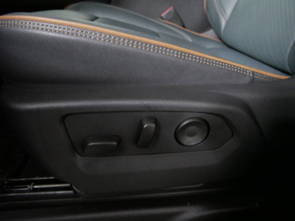 Used 2025 GMC Yukon AT4 image 19