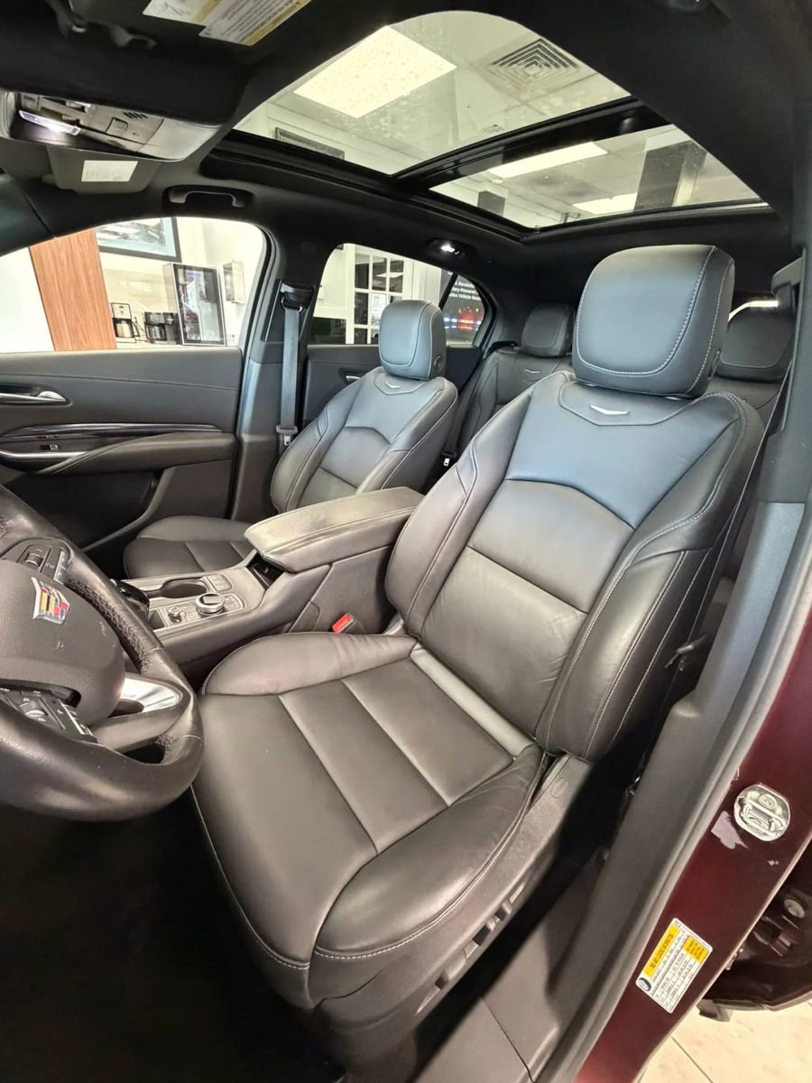 Used 2023 Cadillac XT4 Luxury w/ Cold Weather Package image 9