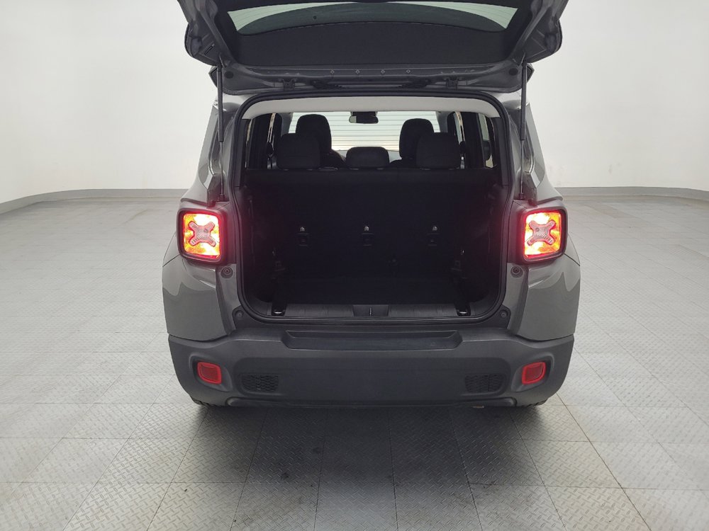 Used 2021 Jeep Renegade Latitude image 29