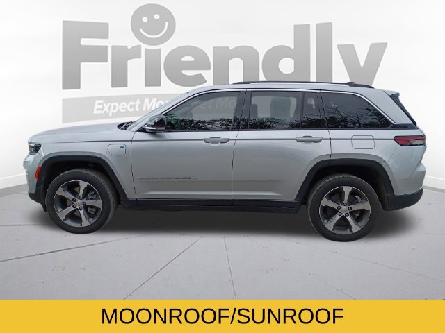 Used 2022 Jeep Grand Cherokee Limited 4xe w/ Luxury Tech Group II AWD/4WD image 8
