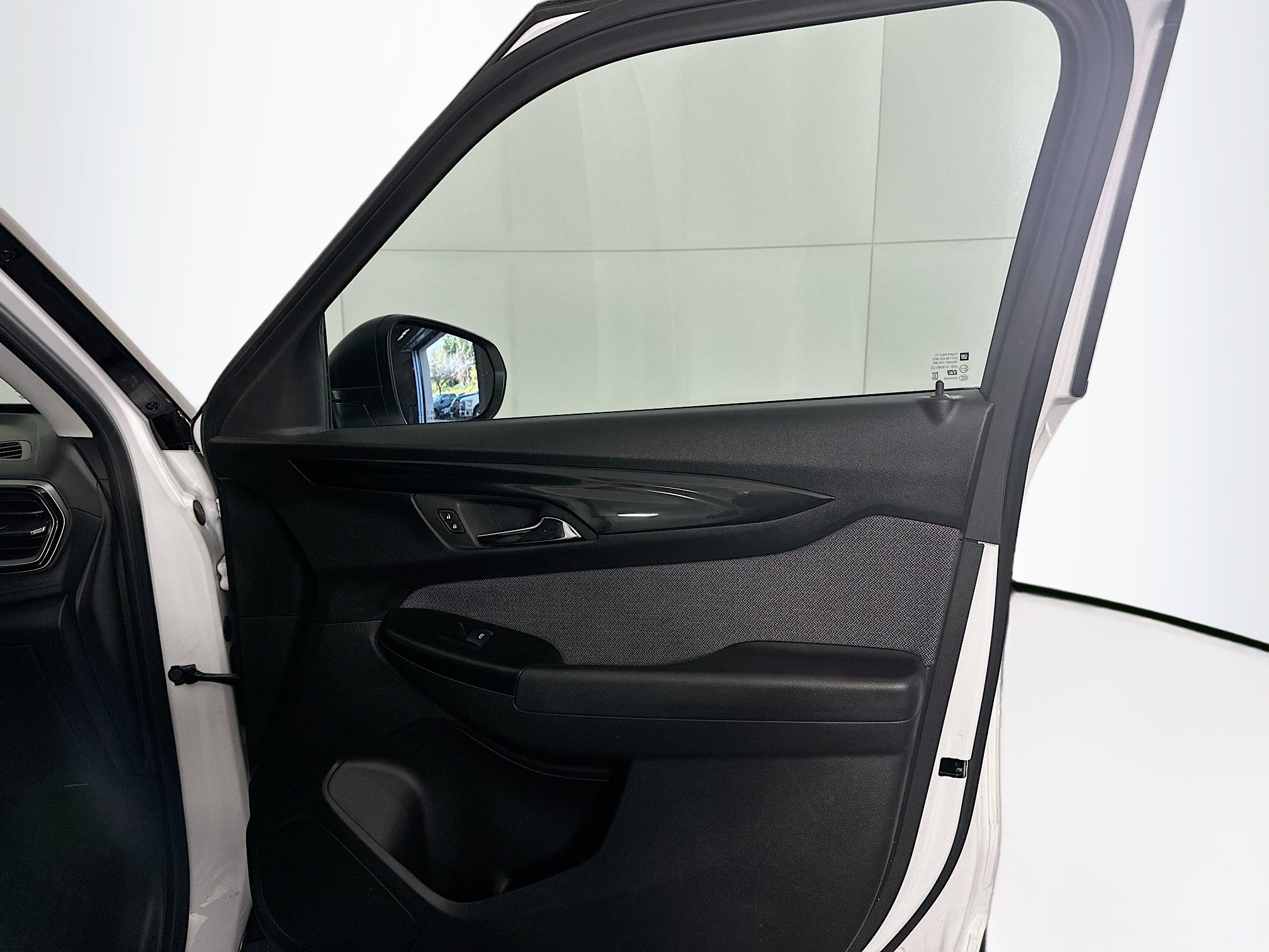 Used 2024 Chevrolet TrailBlazer LS w/ LS Convenience Package image 29