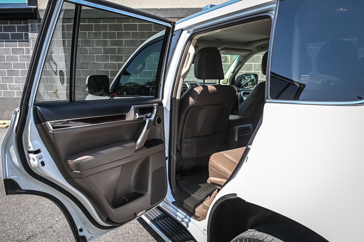 Used 2015 Lexus GX 460 Luxury AWD/4WD image 9