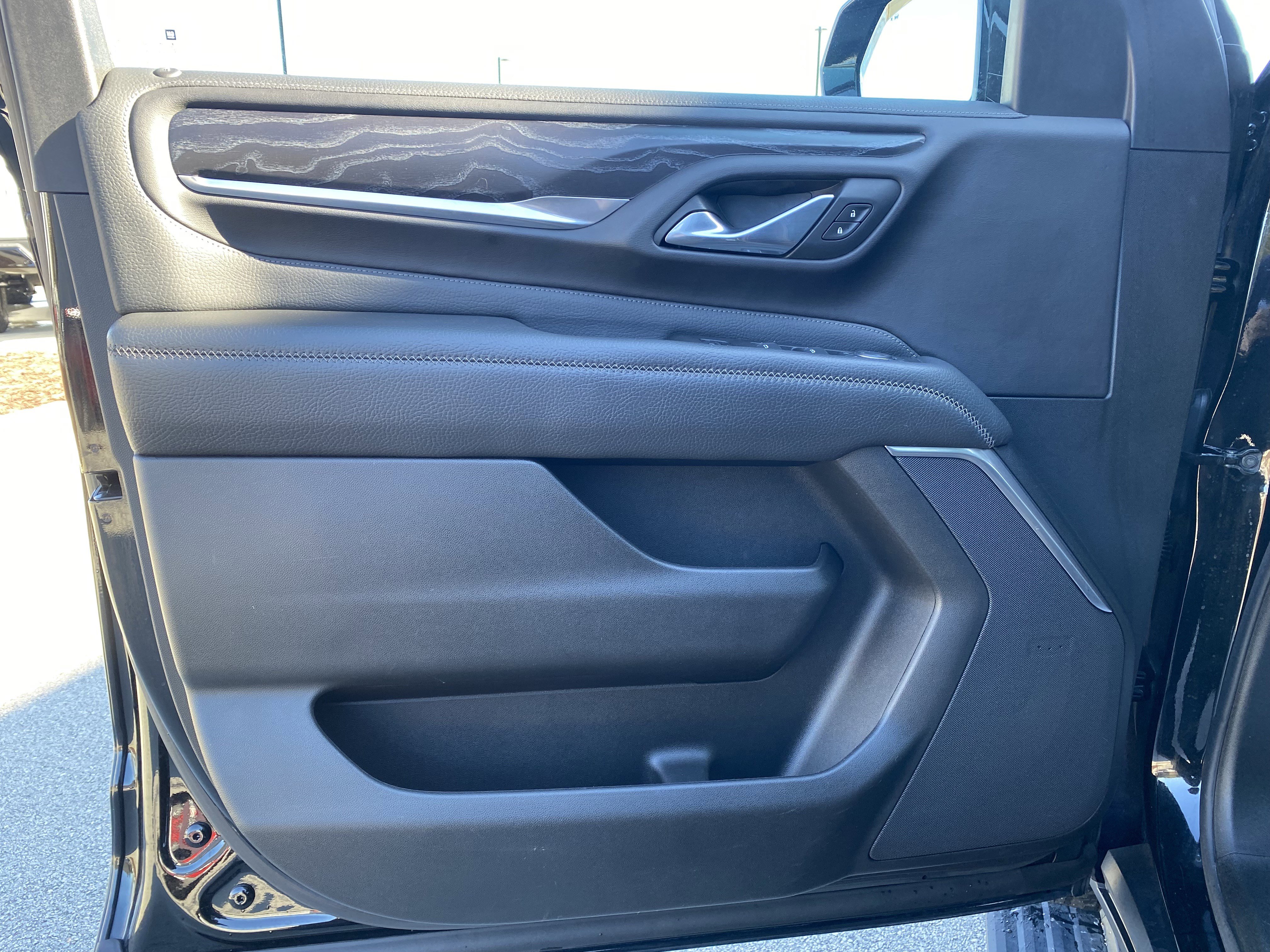 Used 2021 GMC Yukon Denali w/ Denali Premium Package image 15