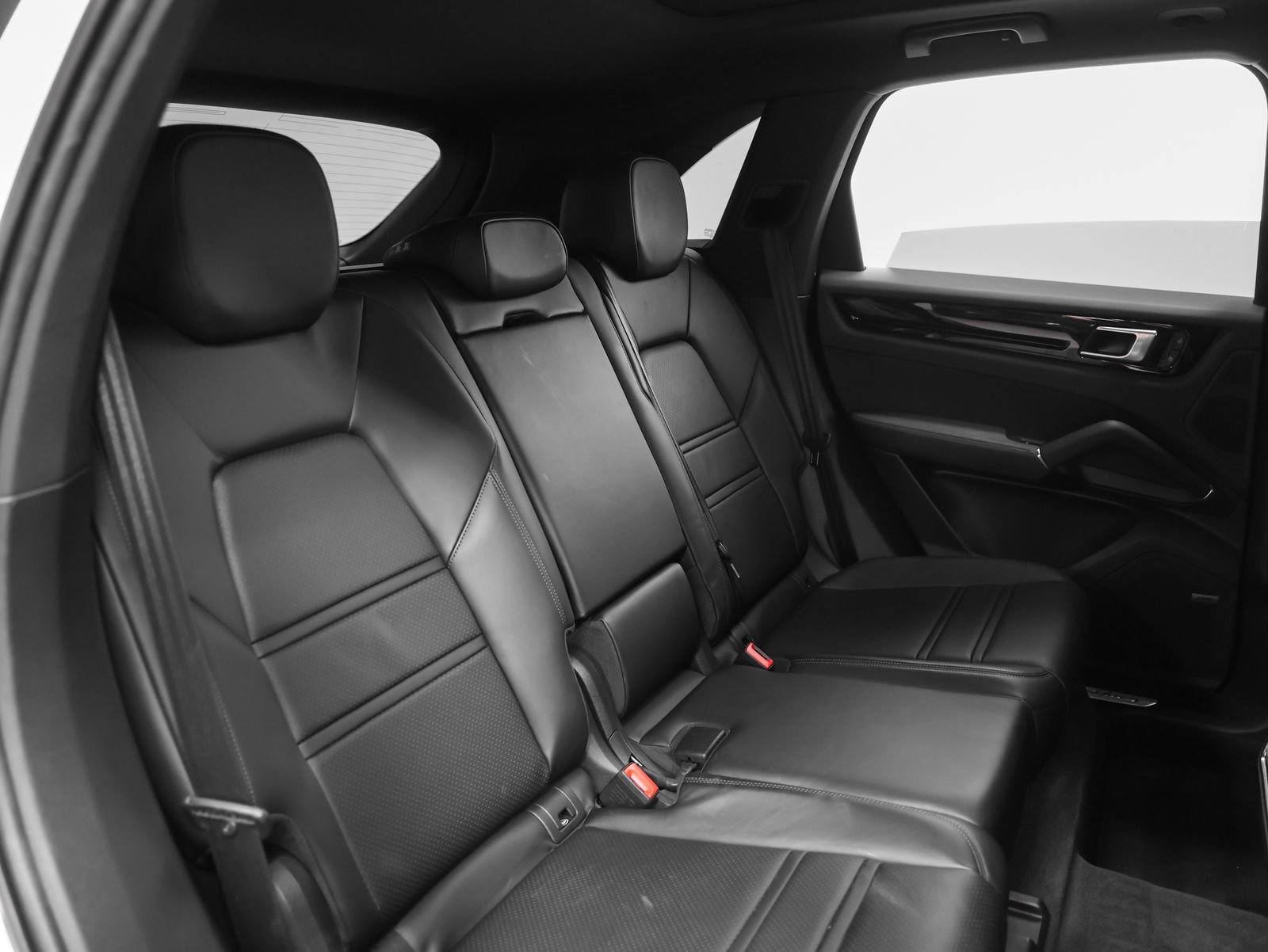 Certified 2023 Porsche Cayenne S AWD/4WD image 25