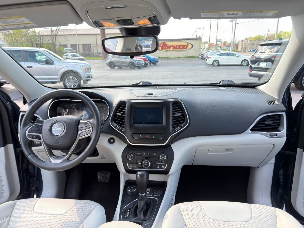 Used 2021 Jeep Cherokee Latitude Lux w/ Sun & Sound Group AWD/4WD image 38