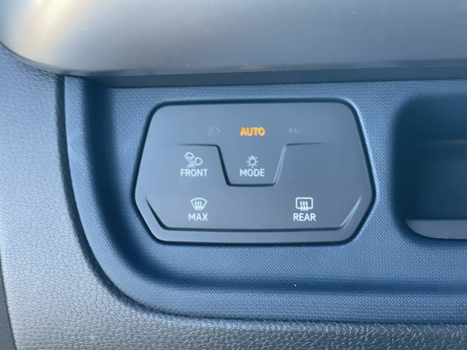 Certified 2025 Volkswagen ID. Buzz Pro S RWD image 19