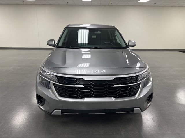 Used 2024 Kia Seltos LX AWD/4WD image 2