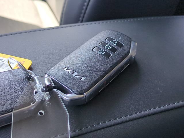 Certified 2024 Kia Niro Wave FWD image 36
