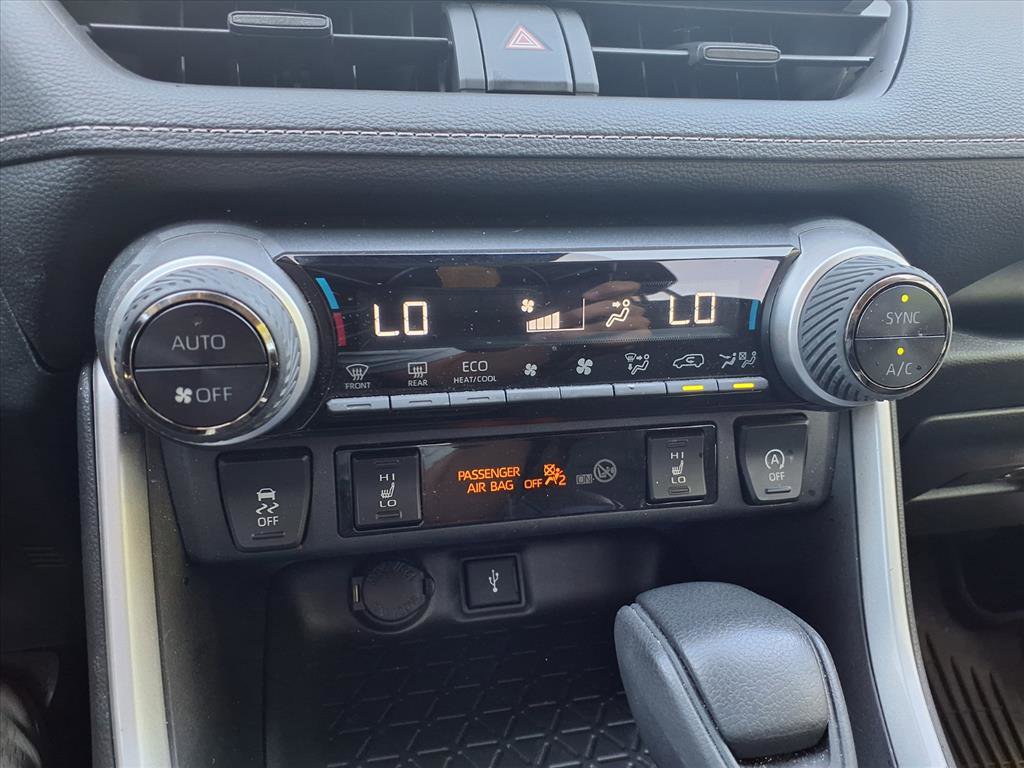 Used 2022 Toyota RAV4 XLE w/ Convenience Package image 25