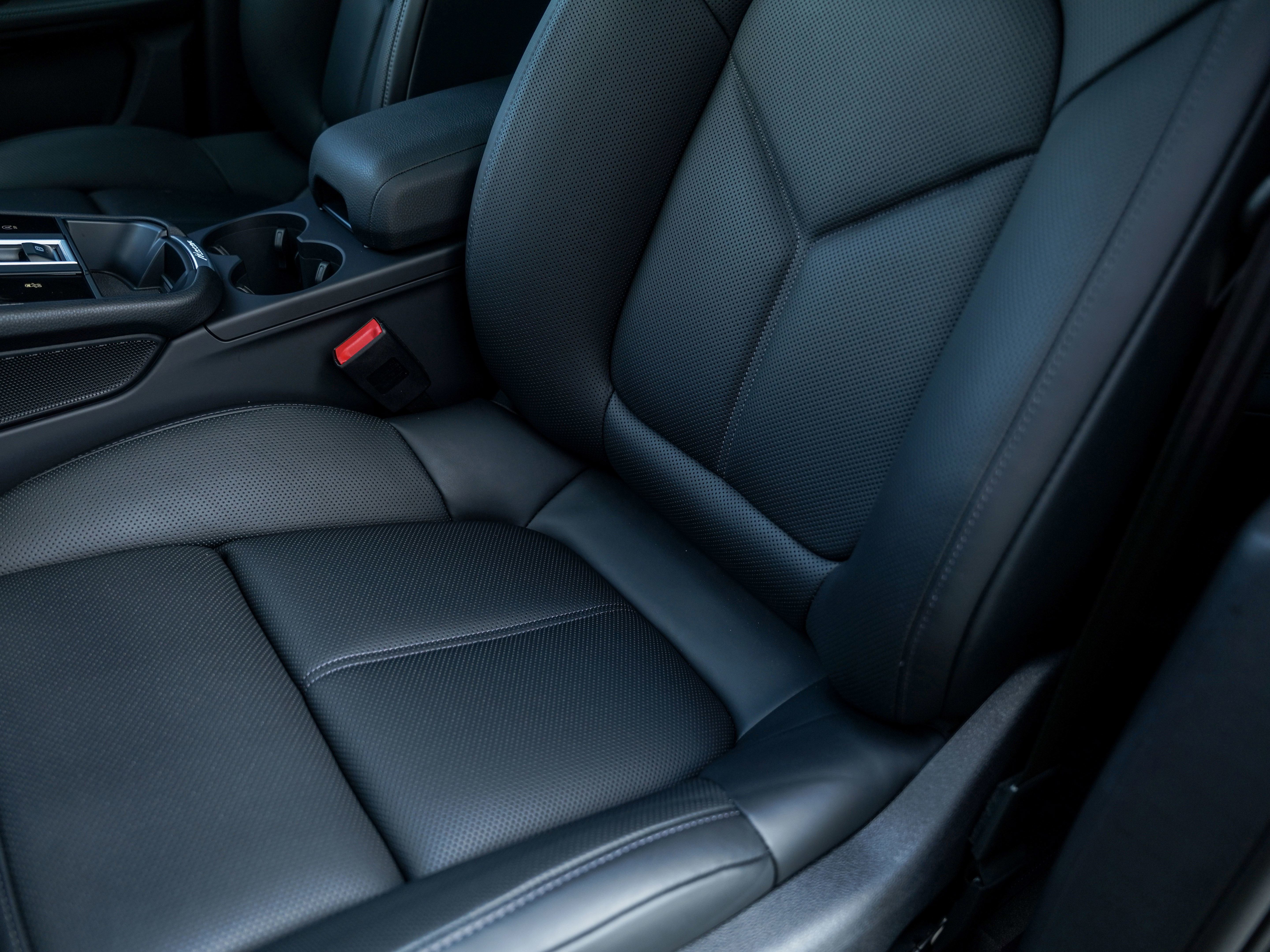 New 2026 Porsche Macan image 23