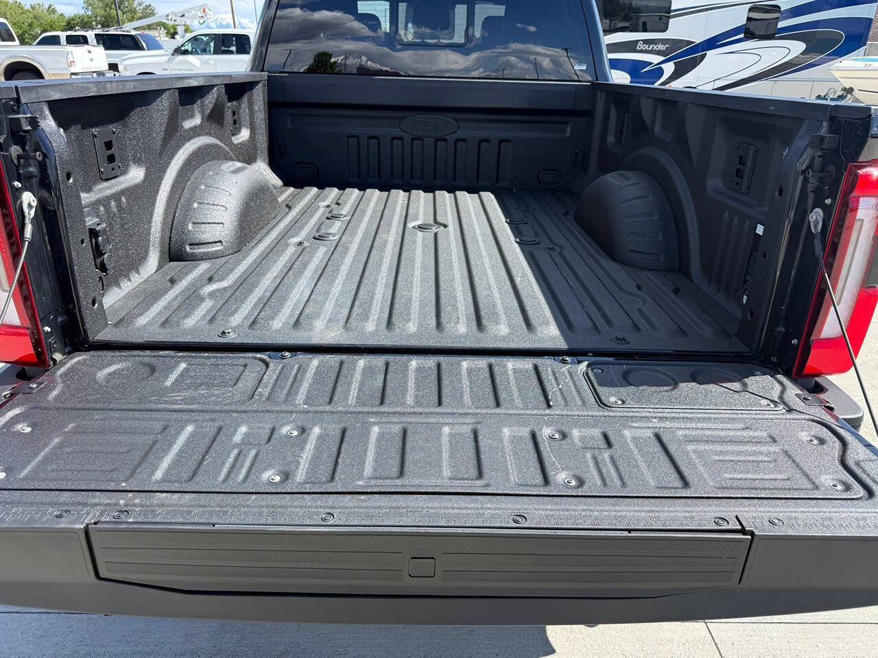 Used 2026 Ford F350 Platinum AWD/4WD image 11