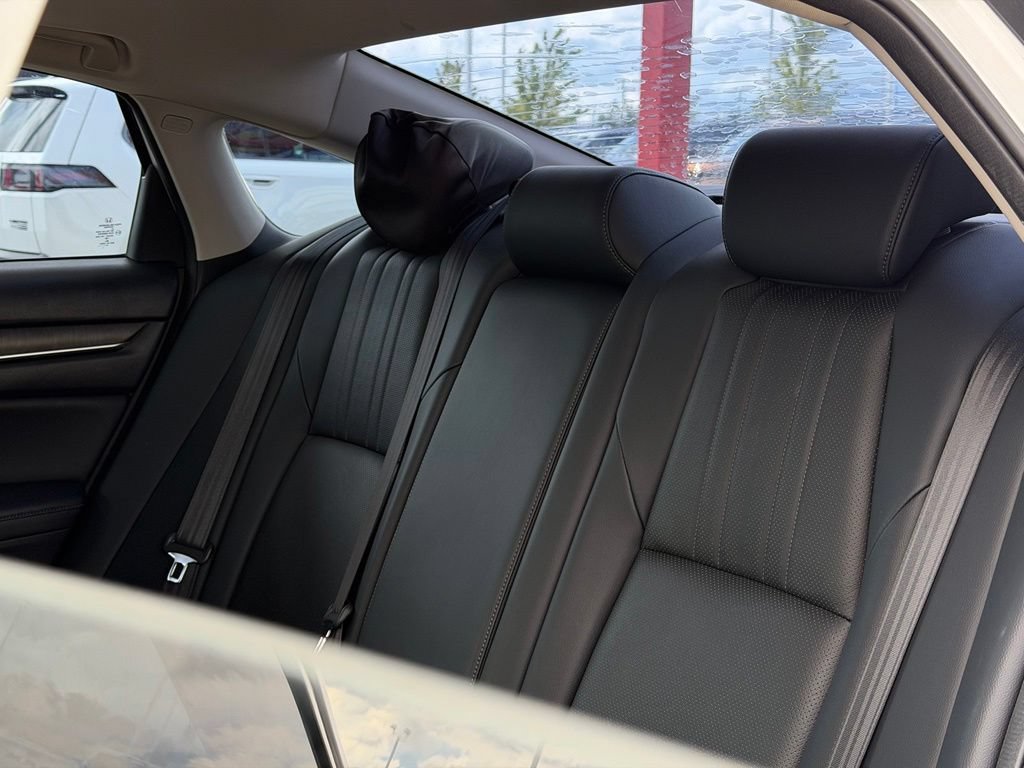Used 2018 Honda Accord Touring image 34