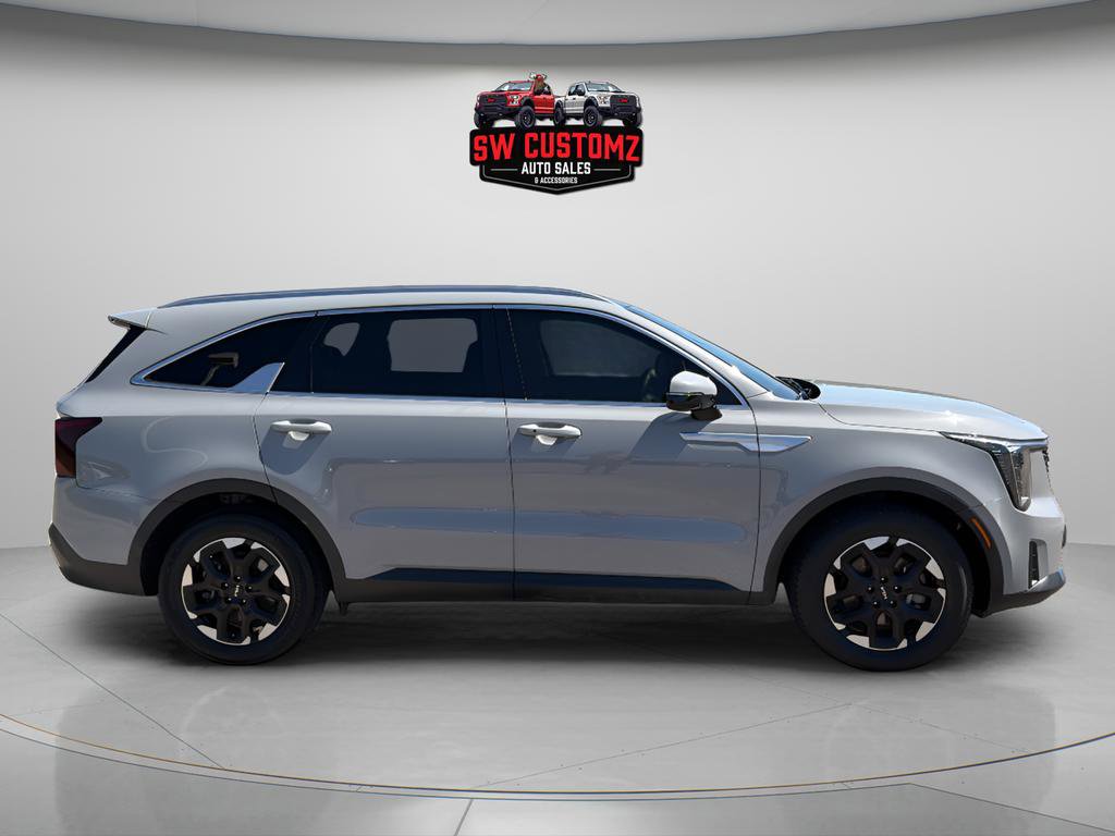 Used 2025 Kia Sorento S w/ Panoramic Sunroof Package FWD image 8