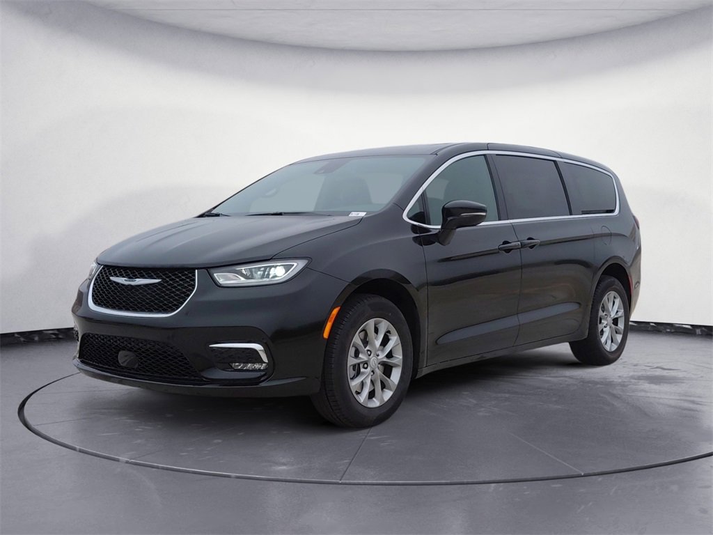 New 2026 Chrysler Pacifica Select