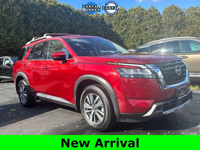 Certified 2024 Nissan Pathfinder SL image 1