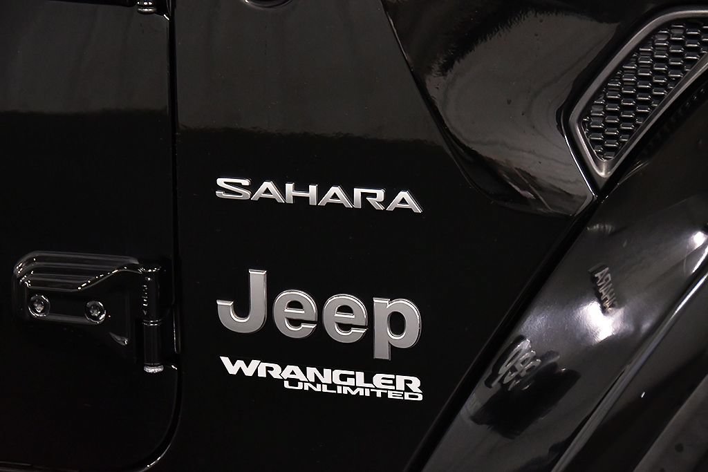 Used 2022 Jeep Wrangler Unlimited Sahara w/ LED Lighting Group AWD/4WD image 10