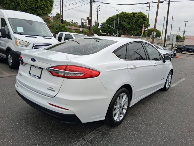Used 2019 Ford Fusion SE FWD image 6