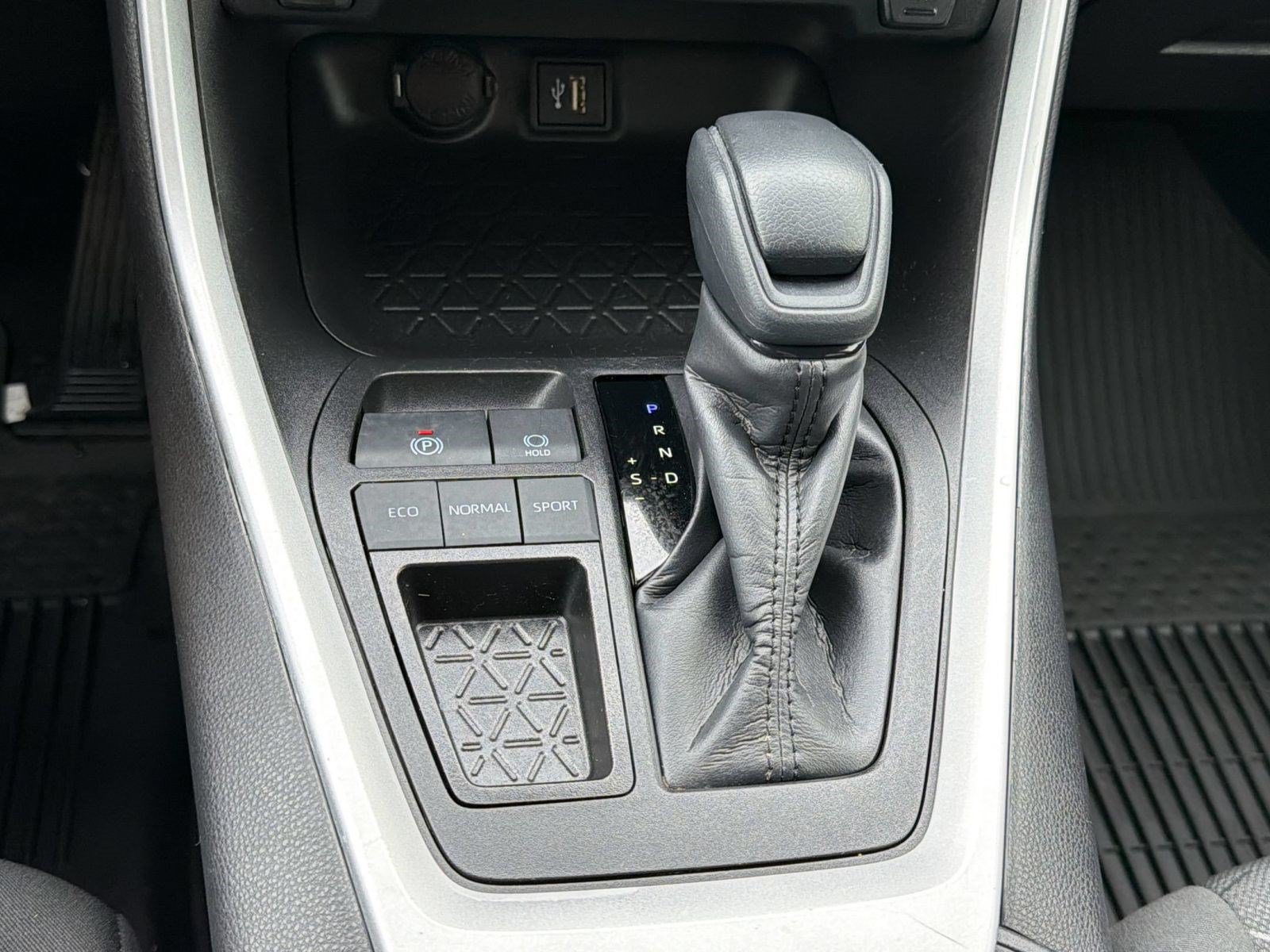 Certified 2023 Toyota RAV4 XLE w/ Convenience Package FWD image 19