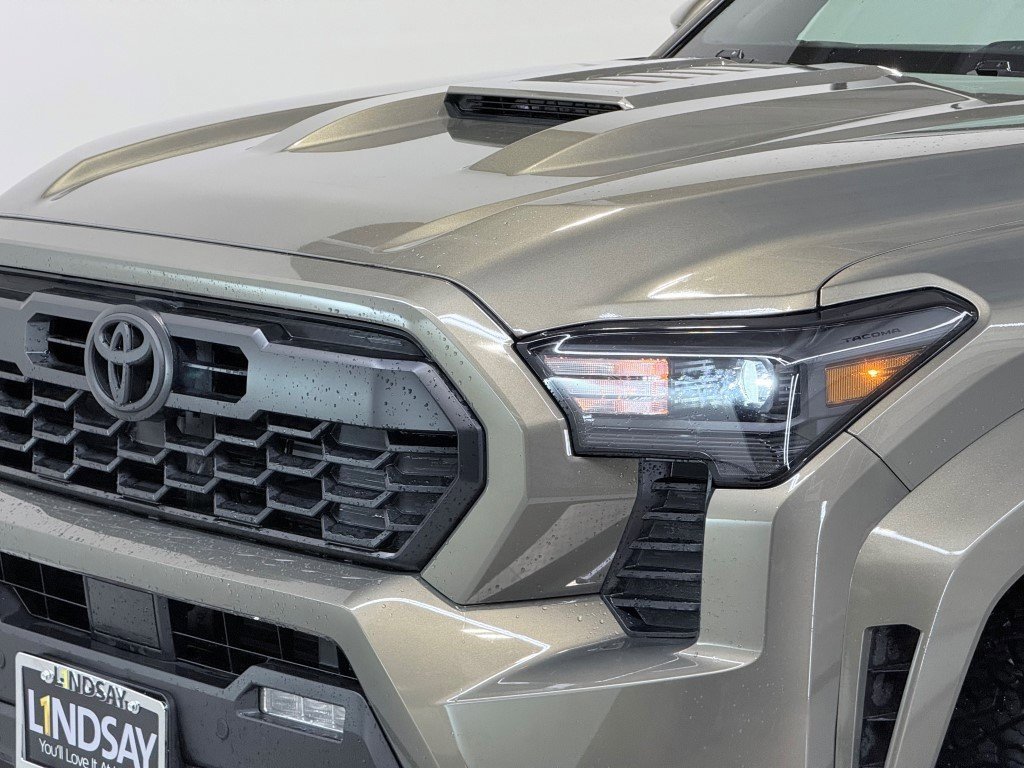 Used 2024 Toyota Tacoma TRD Sport image 4
