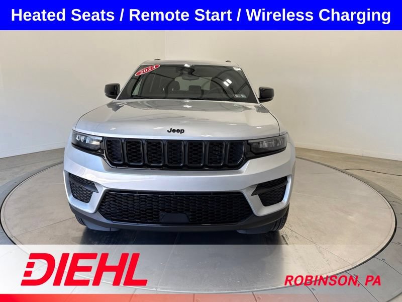 Used 2024 Jeep Grand Cherokee Altitude AWD/4WD image 2