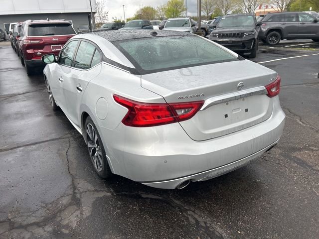 Used 2016 Nissan Maxima Platinum w/ Interior Lighting Package FWD image 2