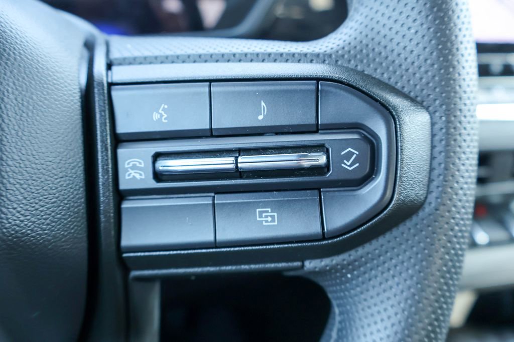 Used 2025 Chevrolet Colorado W/T image 14