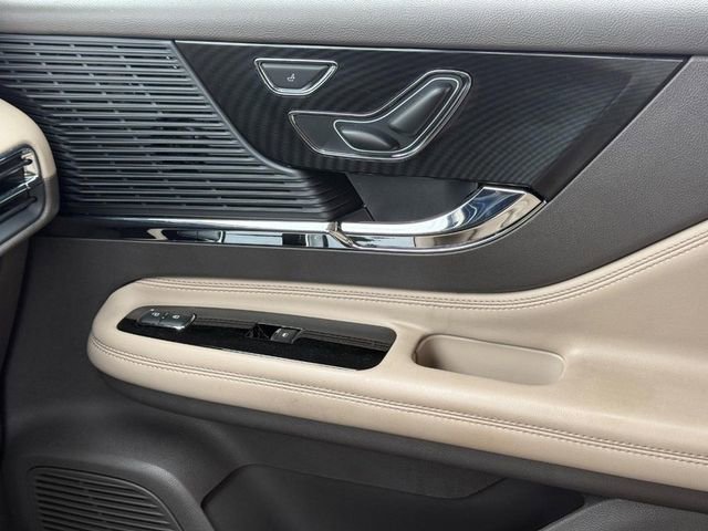 Used 2022 Lincoln Corsair FWD image 21