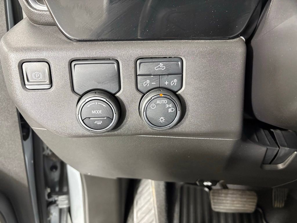 Used 2023 Chevrolet Silverado 1500 LT image 28