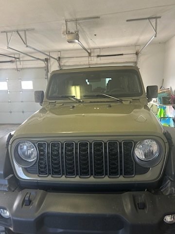 Used 2025 Jeep Wrangler Sport S image 2