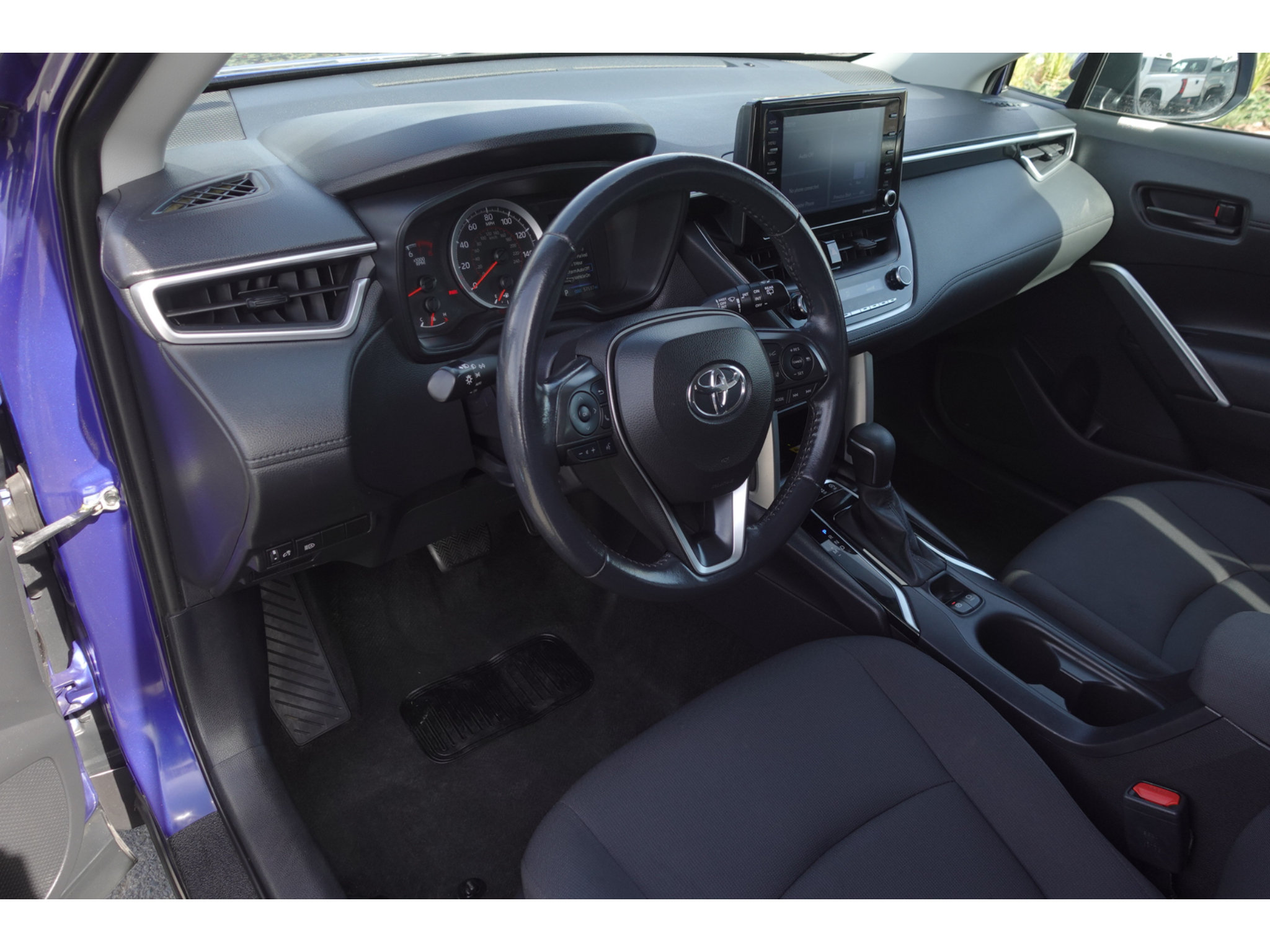 Certified 2022 Toyota Corolla Cross LE AWD/4WD image 9