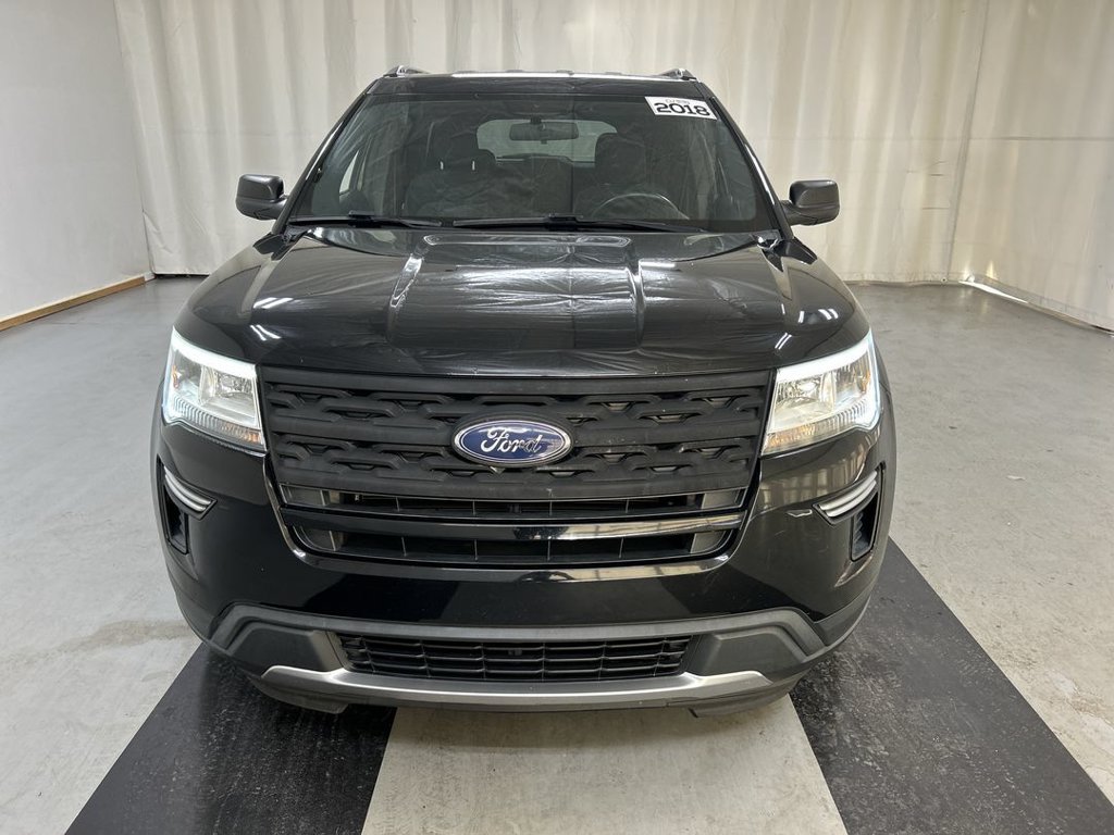 Used 2018 Ford Explorer XLT FWD image 3