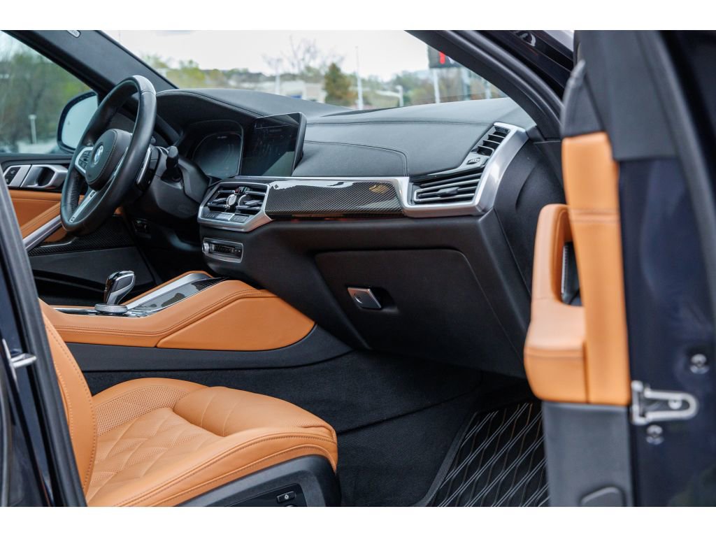 Used 2023 BMW X6 M50i w/ Parking Assistance Package image 10