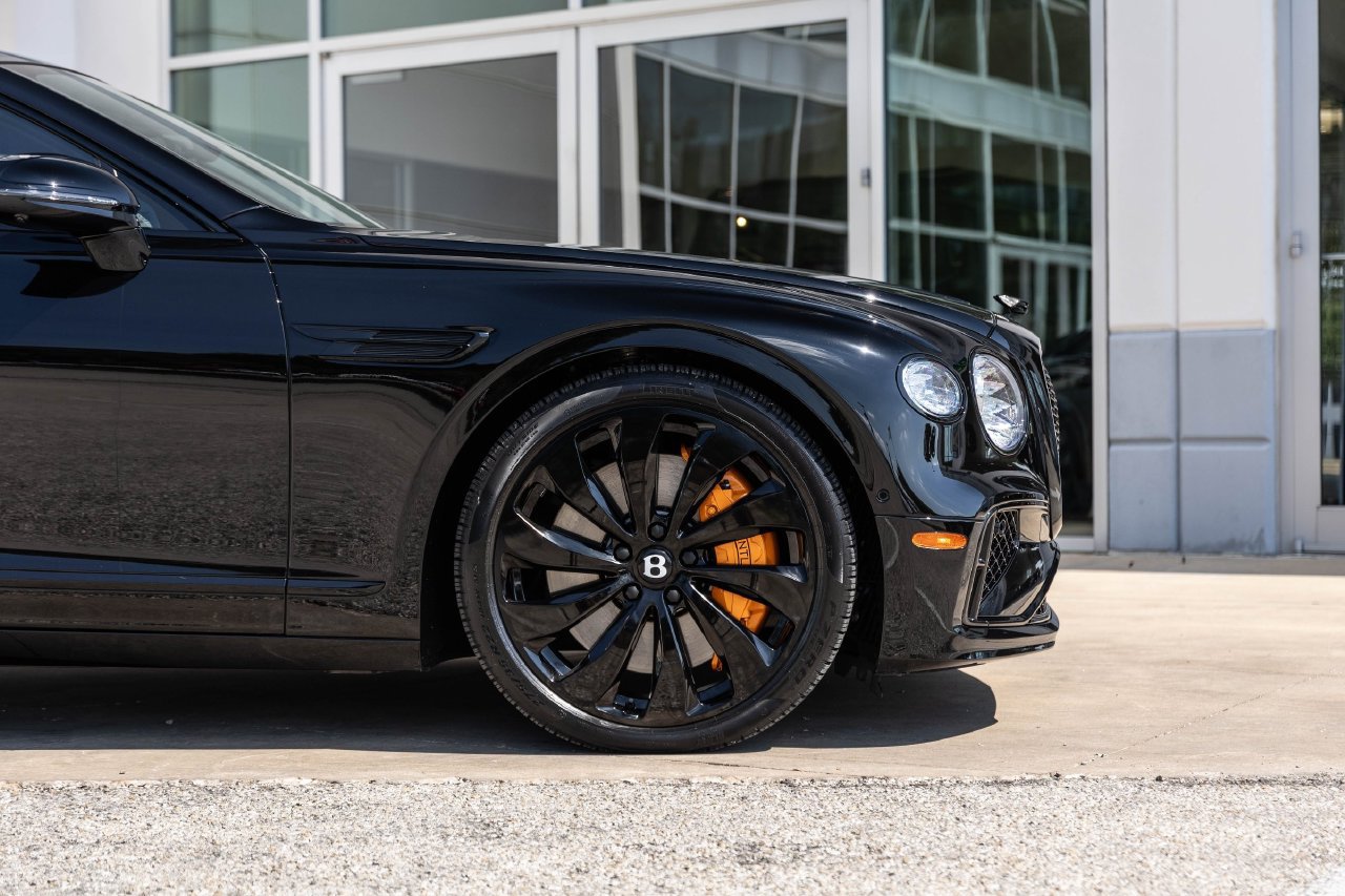 Certified 2025 Bentley Flying Spur Plug-In Hybrid AWD/4WD image 6