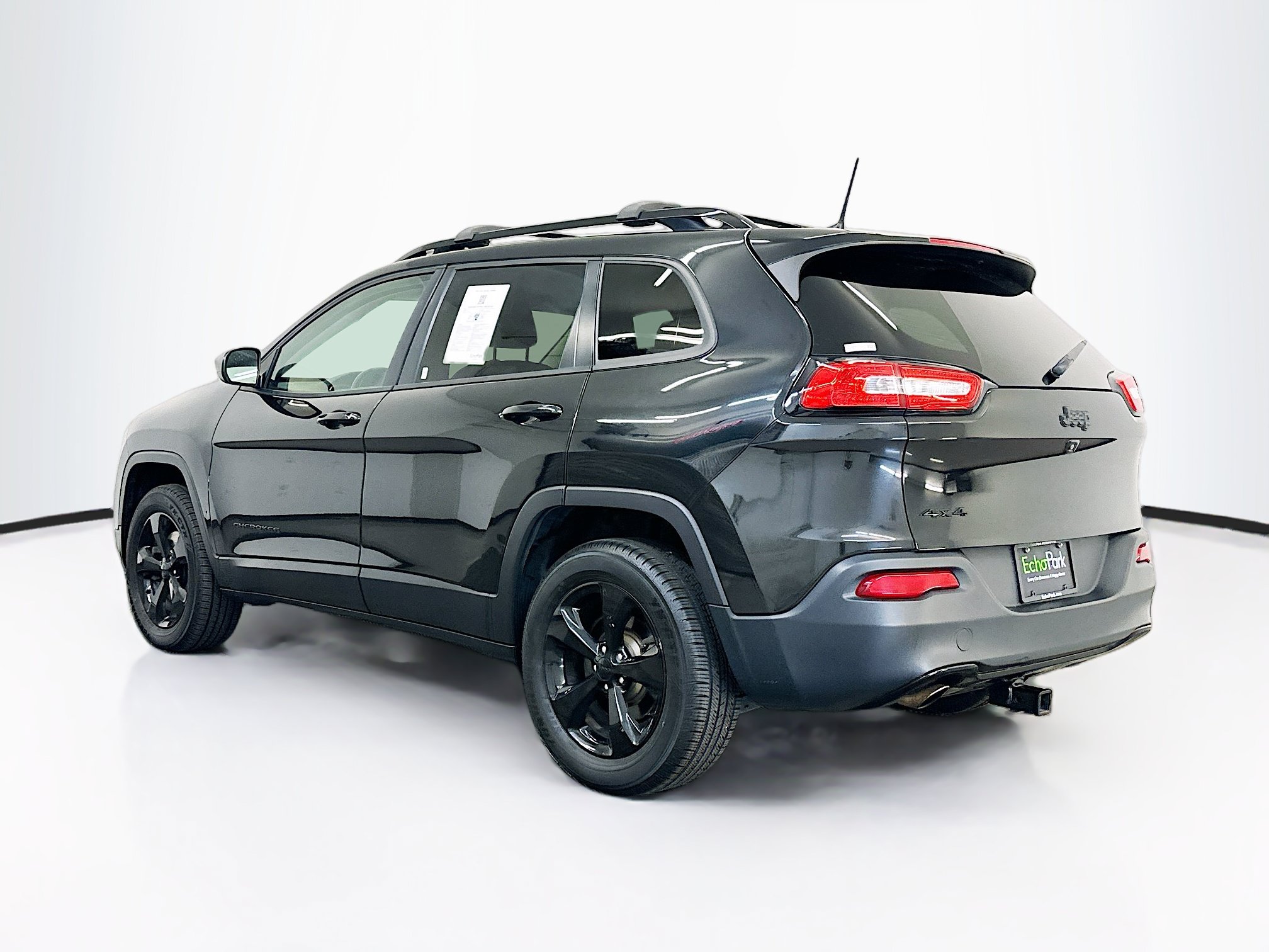 Used 2016 Jeep Cherokee Latitude AWD/4WD image 5