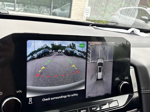 Certified 2024 Nissan Pathfinder Platinum w/ Black Appearance Package AWD/4WD image 16