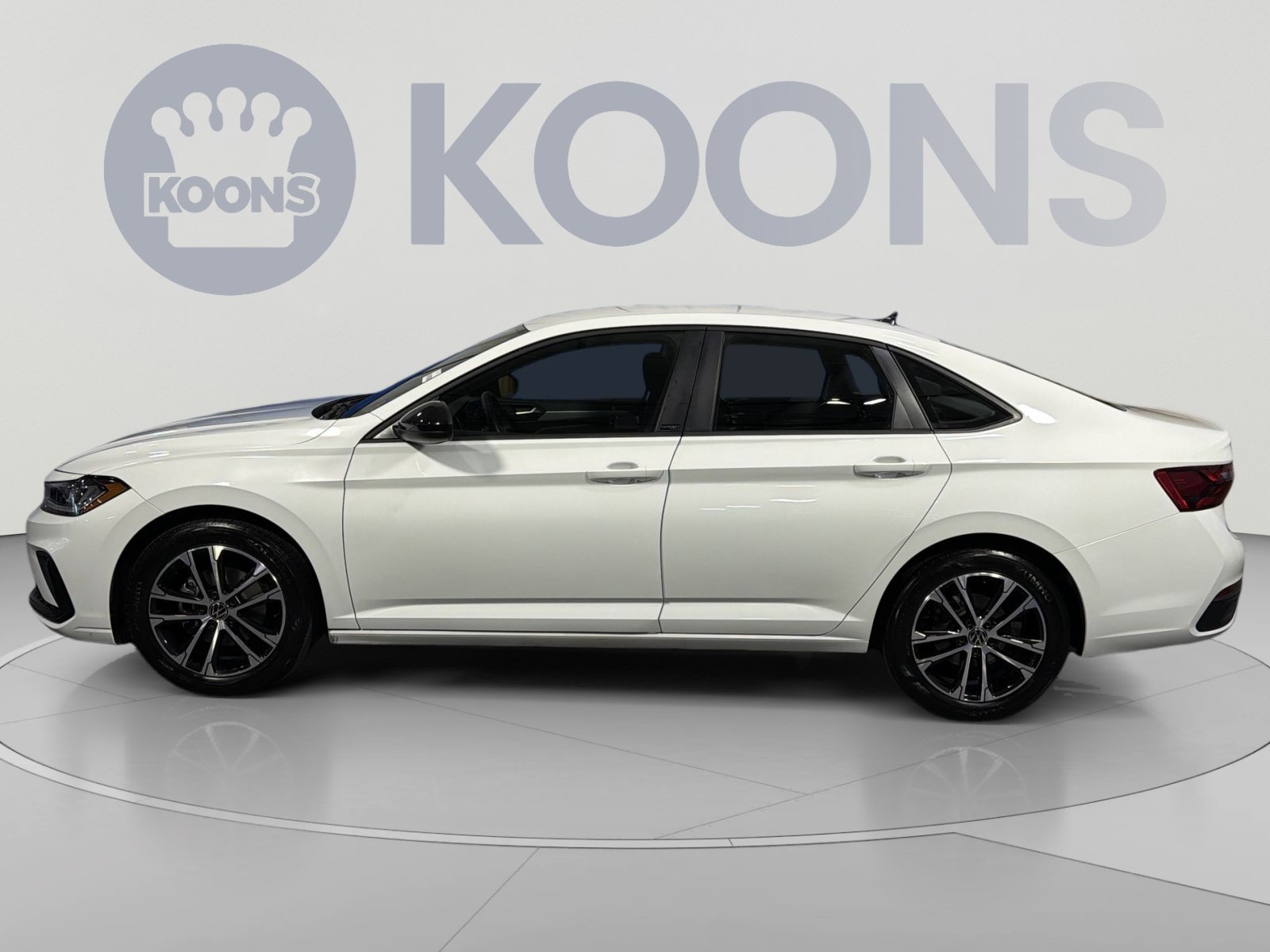 Used 2025 Volkswagen Jetta Sport FWD image 2