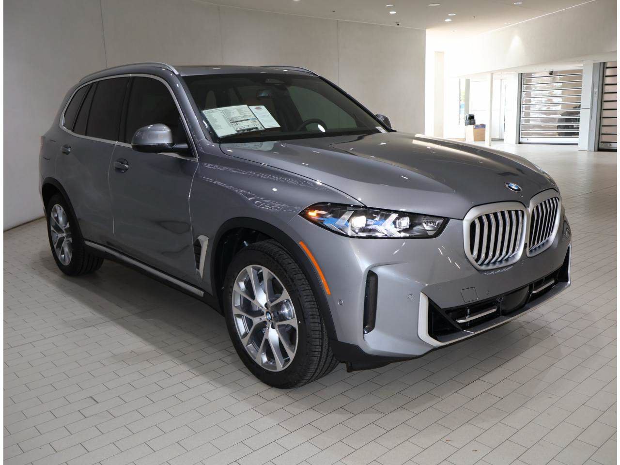 Used 2026 BMW X5 xDrive40i w/ Premium Package AWD/4WD image 8
