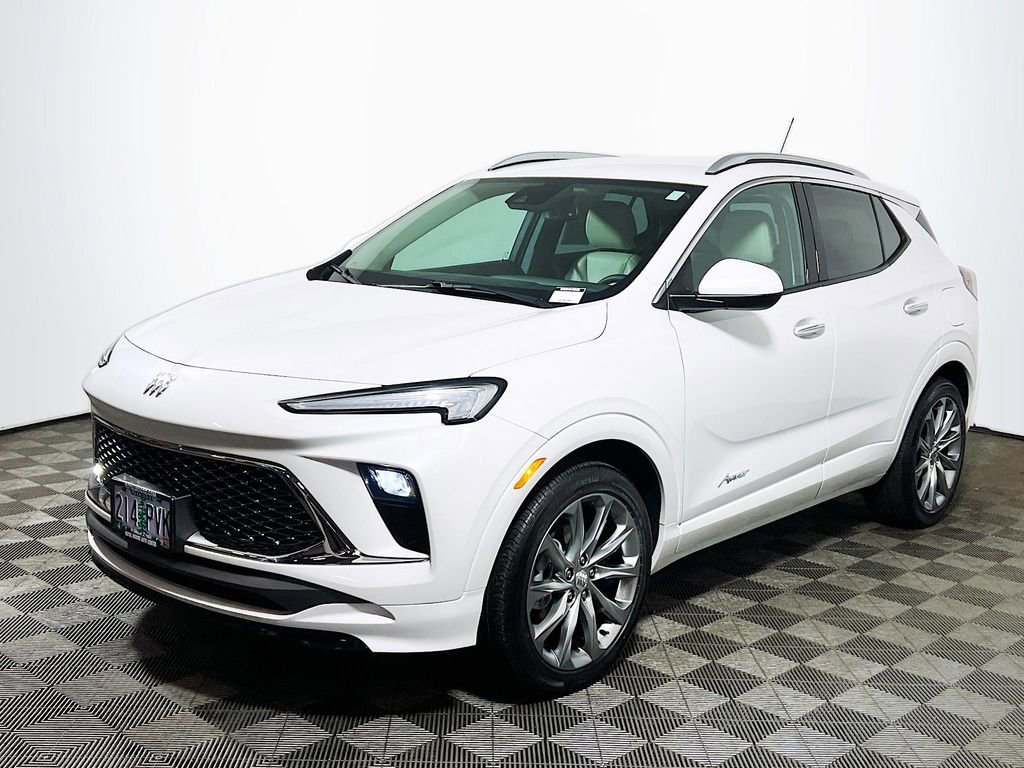Used 2024 Buick Encore GX Avenir FWD image 3